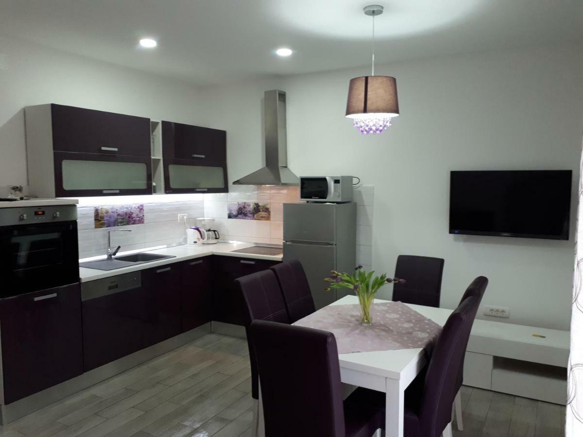Apartment Vedran คาชเตลา ภายนอก รูปภาพ